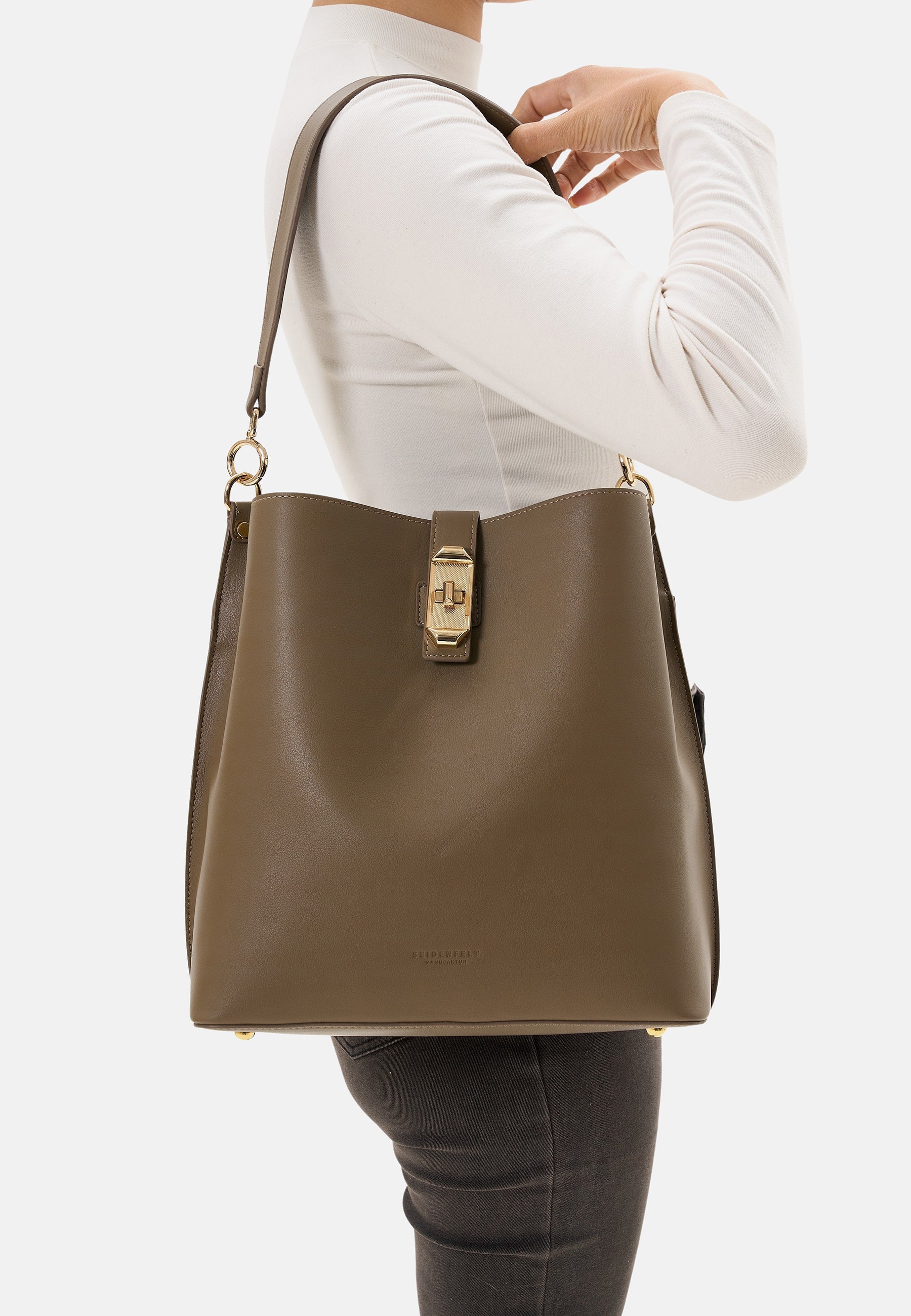 Eiby Hobo