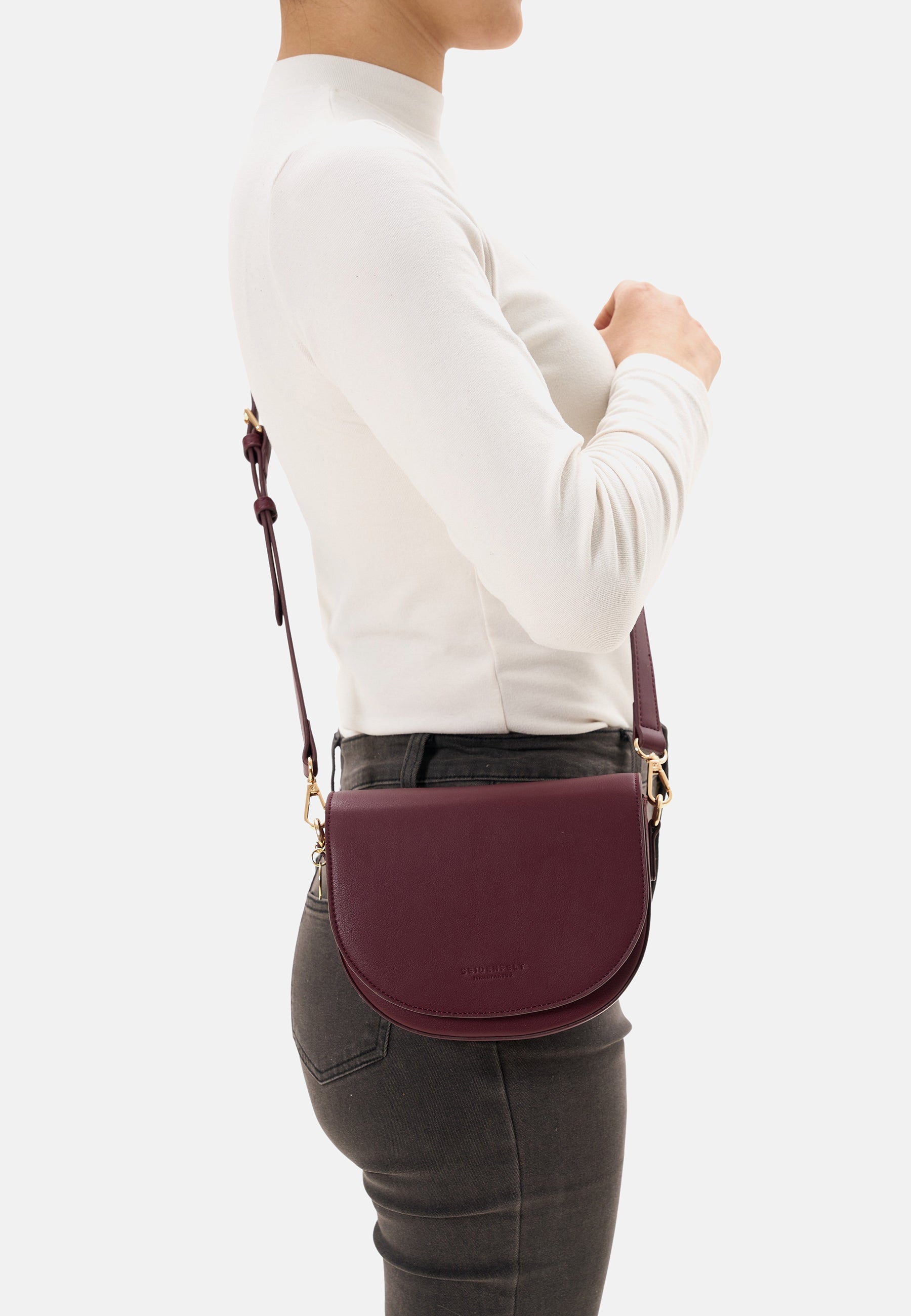 Nelma Saddle