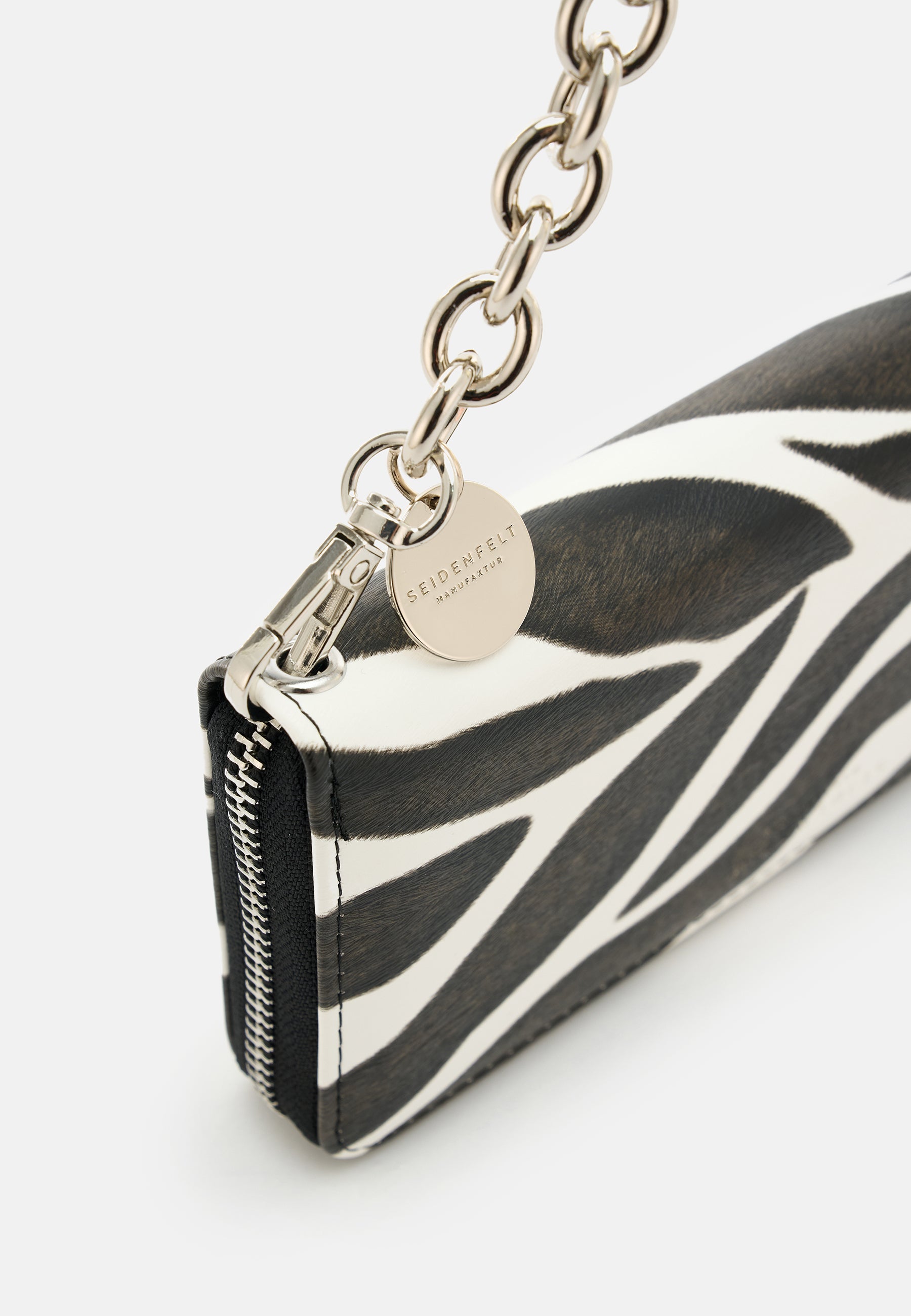 Smilla Clutch zebra OS