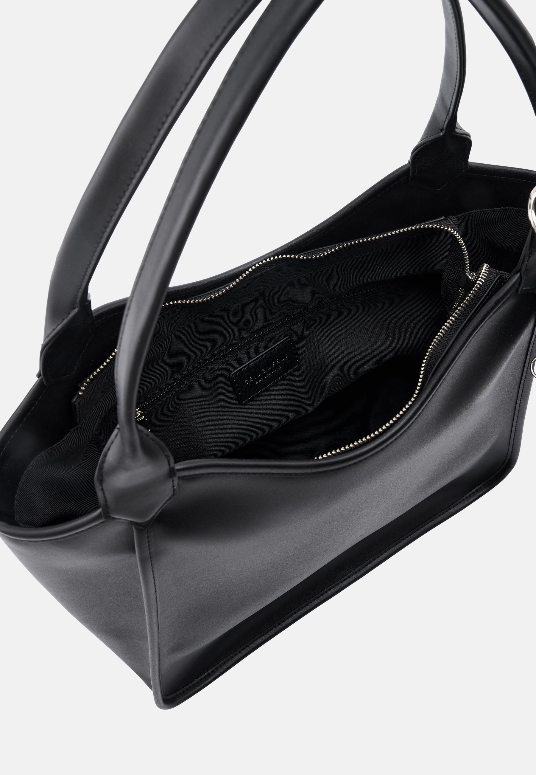 Tahmela Shopper