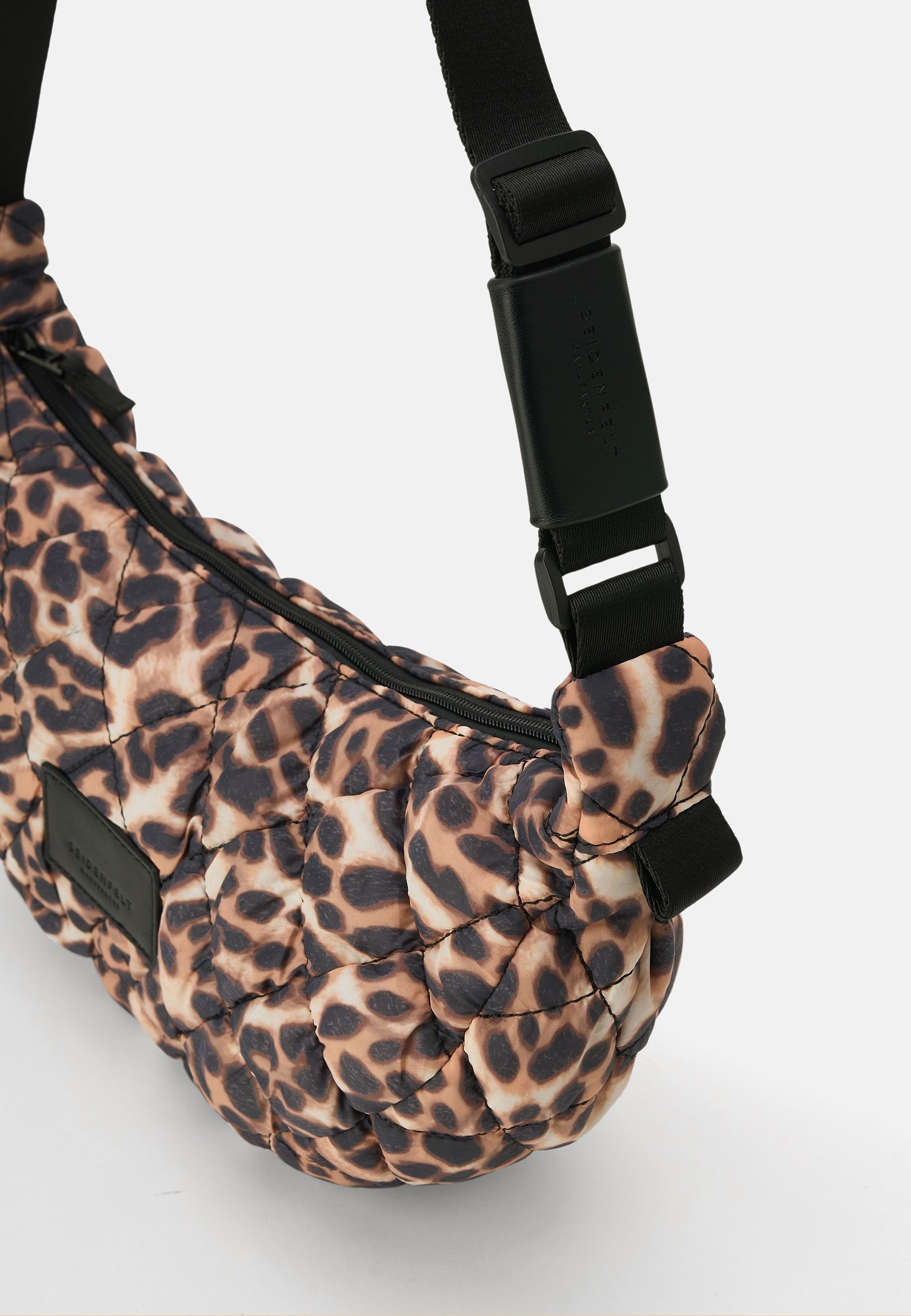 Seidenfelt - Handtaschen>Damen>Kunstledertaschen>Halbmond Taschen - Evenes Halfmoon Bag Leo - leo pattern / OS