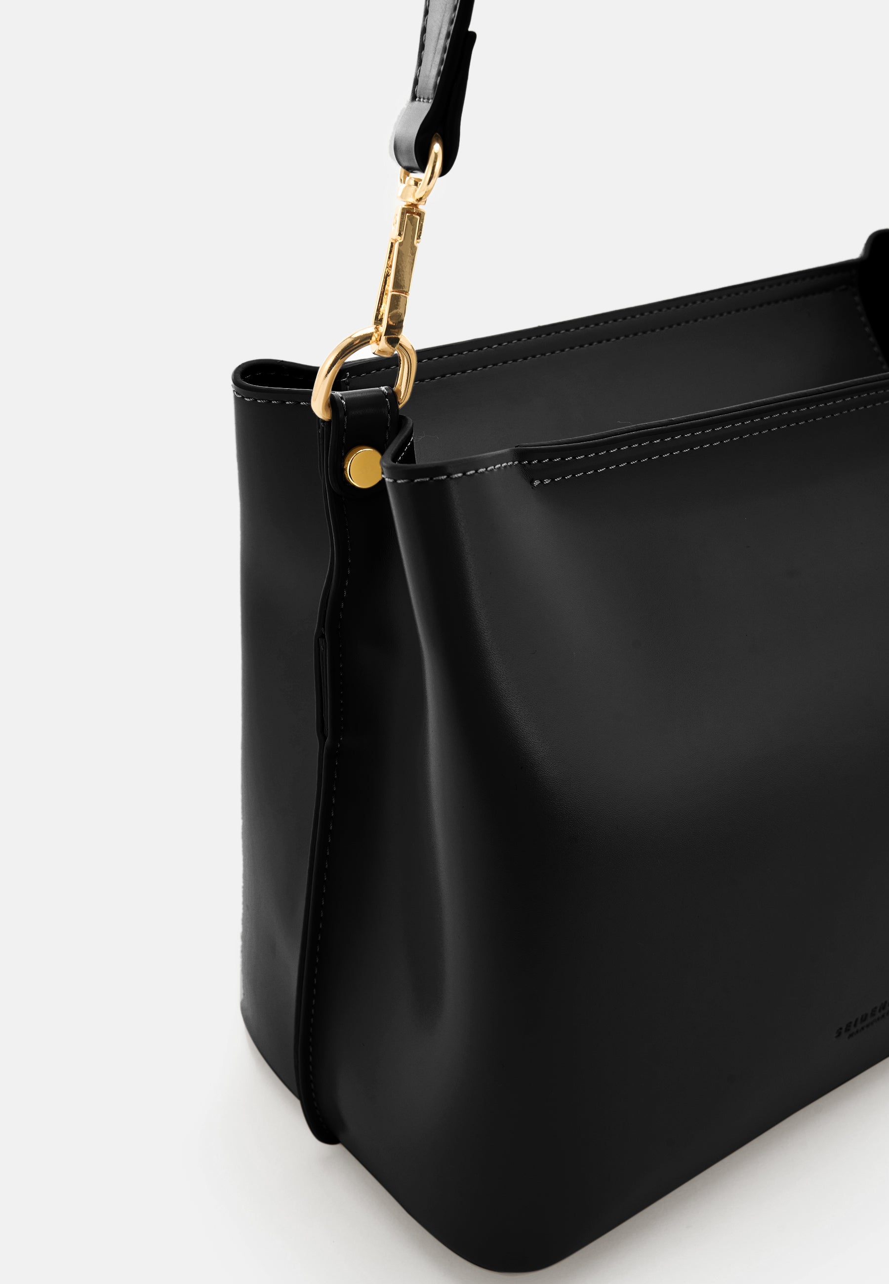 Arvaja Midi Hobo black OS