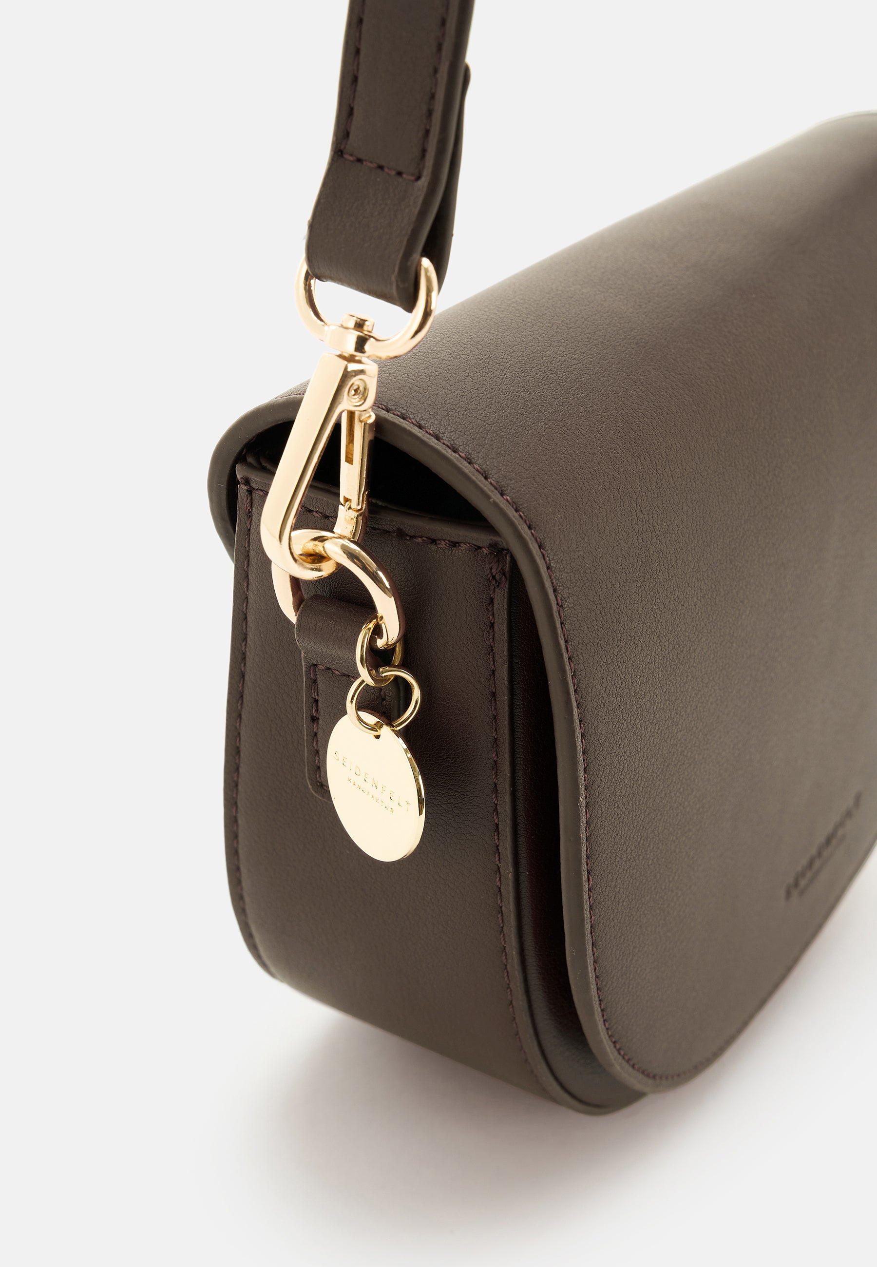 Nelma Saddle
