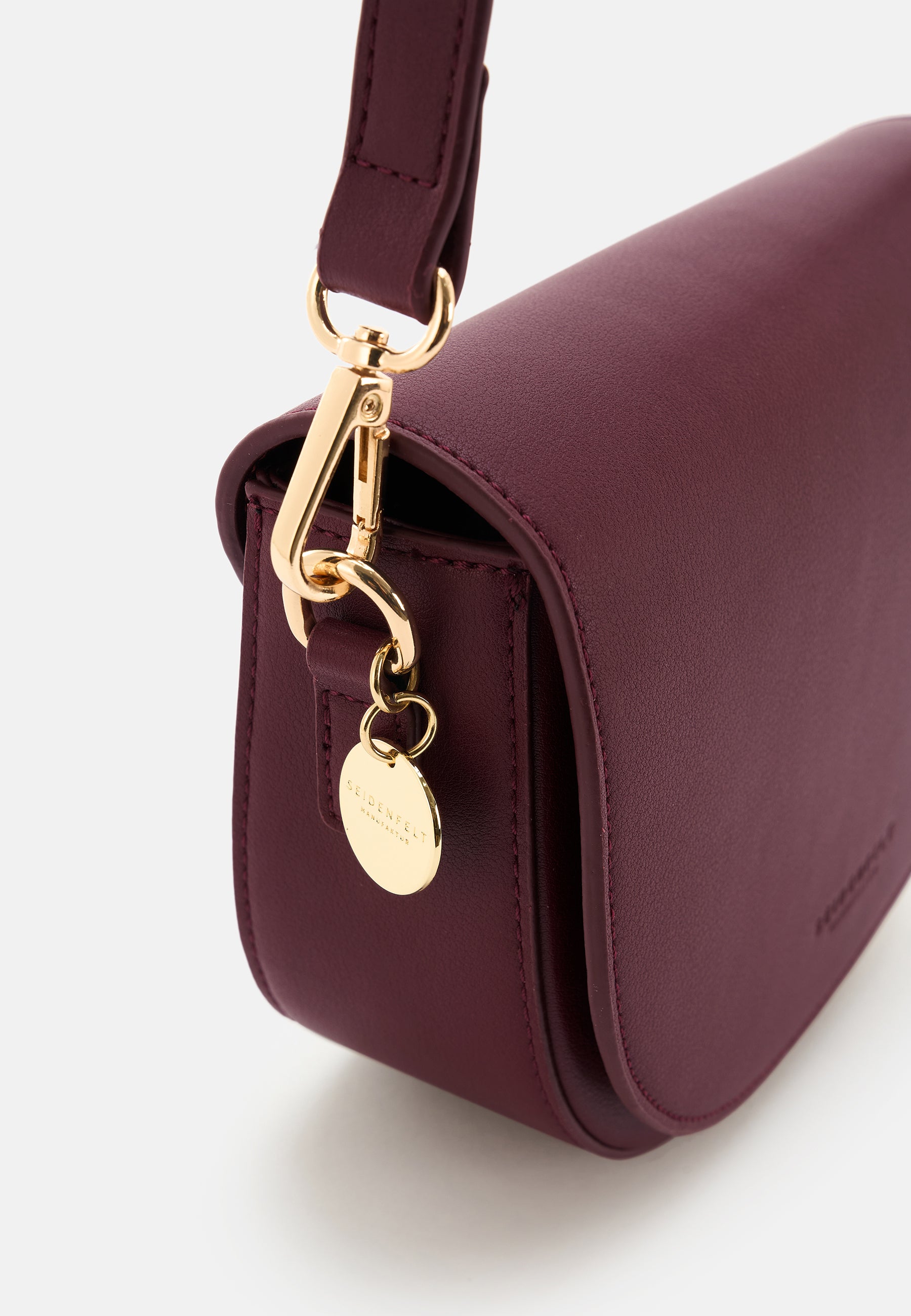 Nelma Saddle