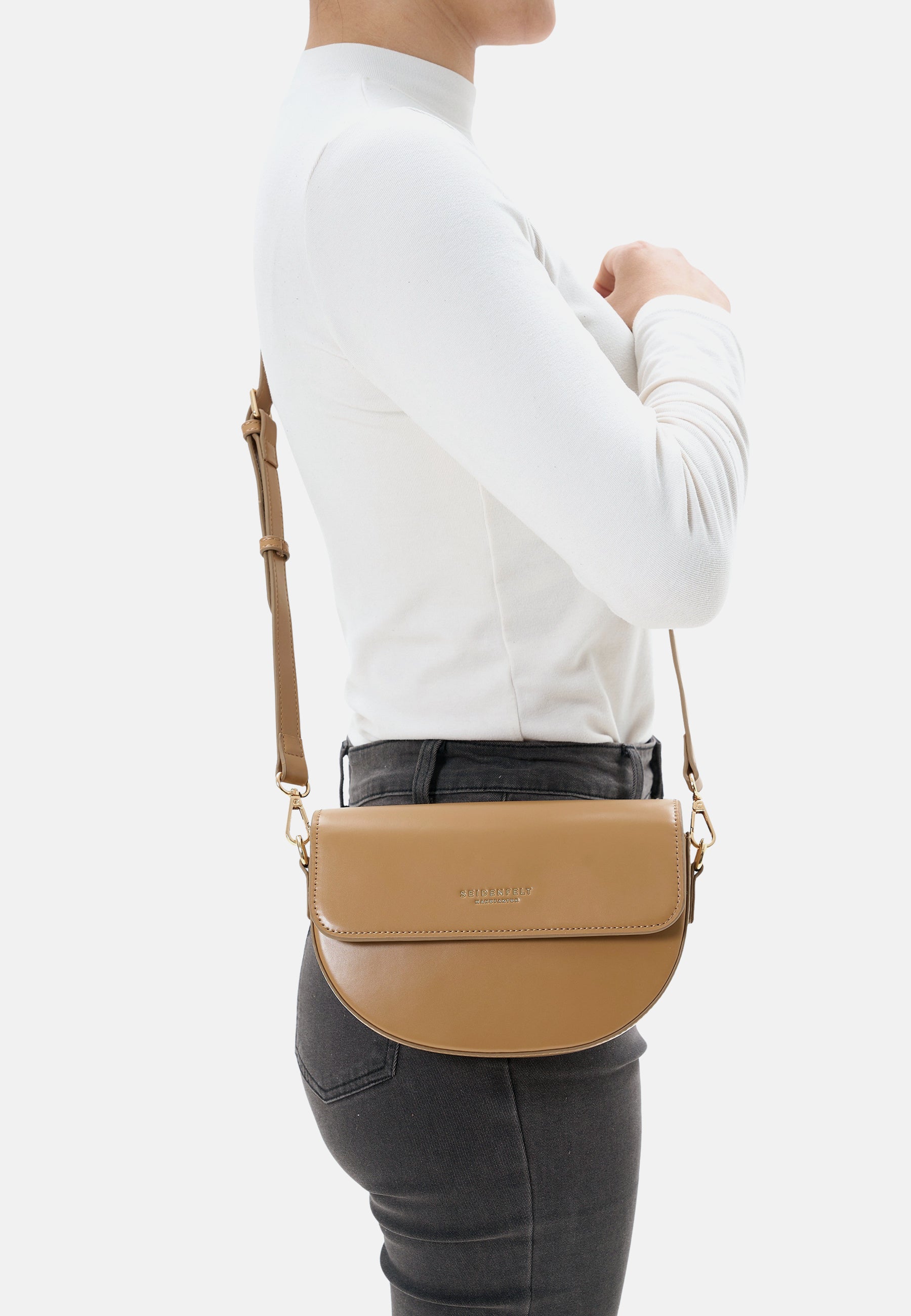 Arvaja Saddle black OS