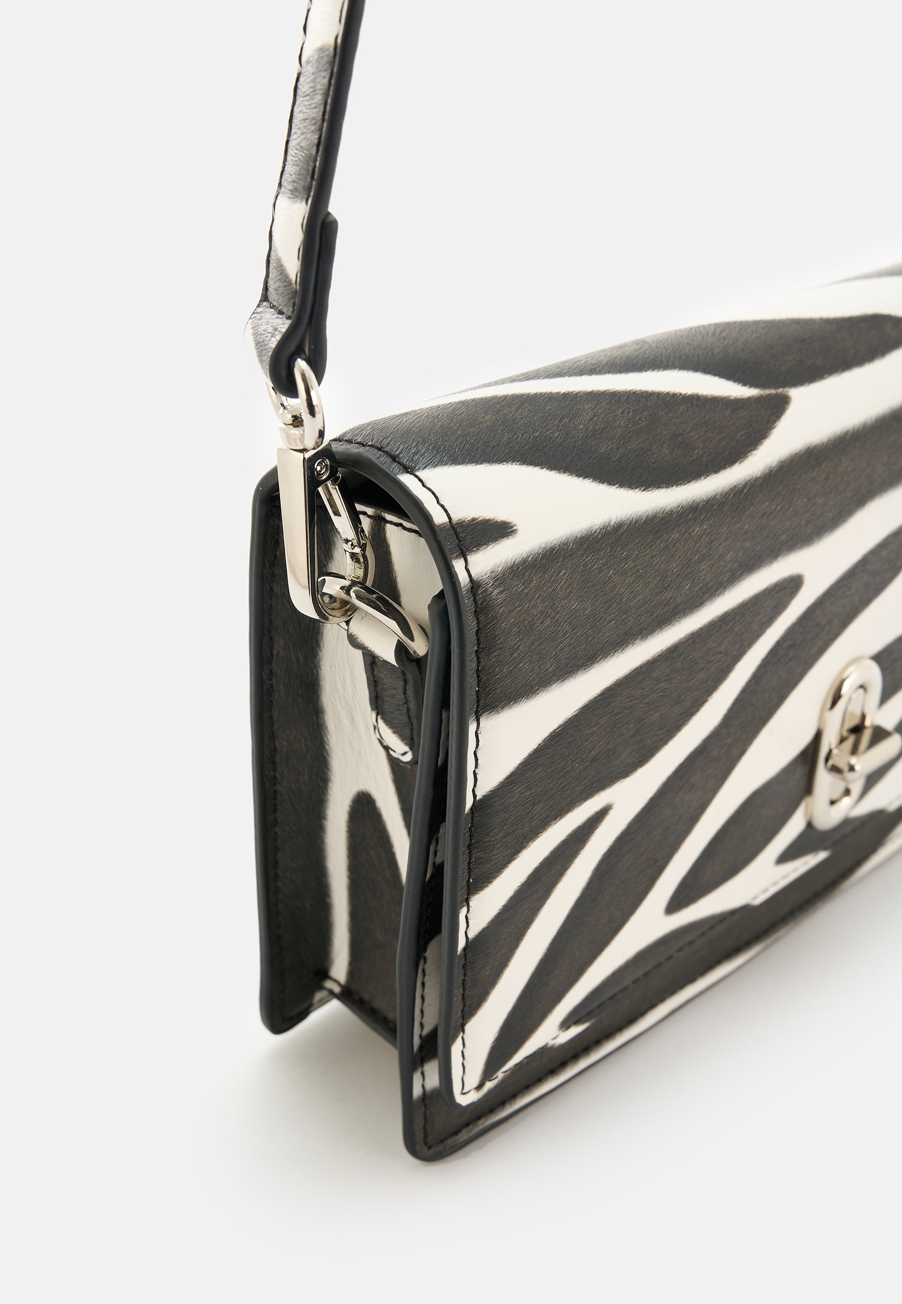 Fjone Crossbag zebra OS