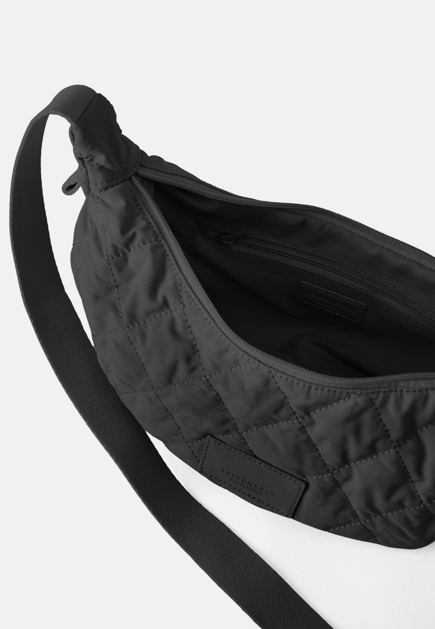 Seidenfelt - Handtaschen>Damen>Kunstledertaschen>HalbmondTaschen - Hetta Halfmoon Bag - black / OS-buttermilk / OS-chai latte / OS