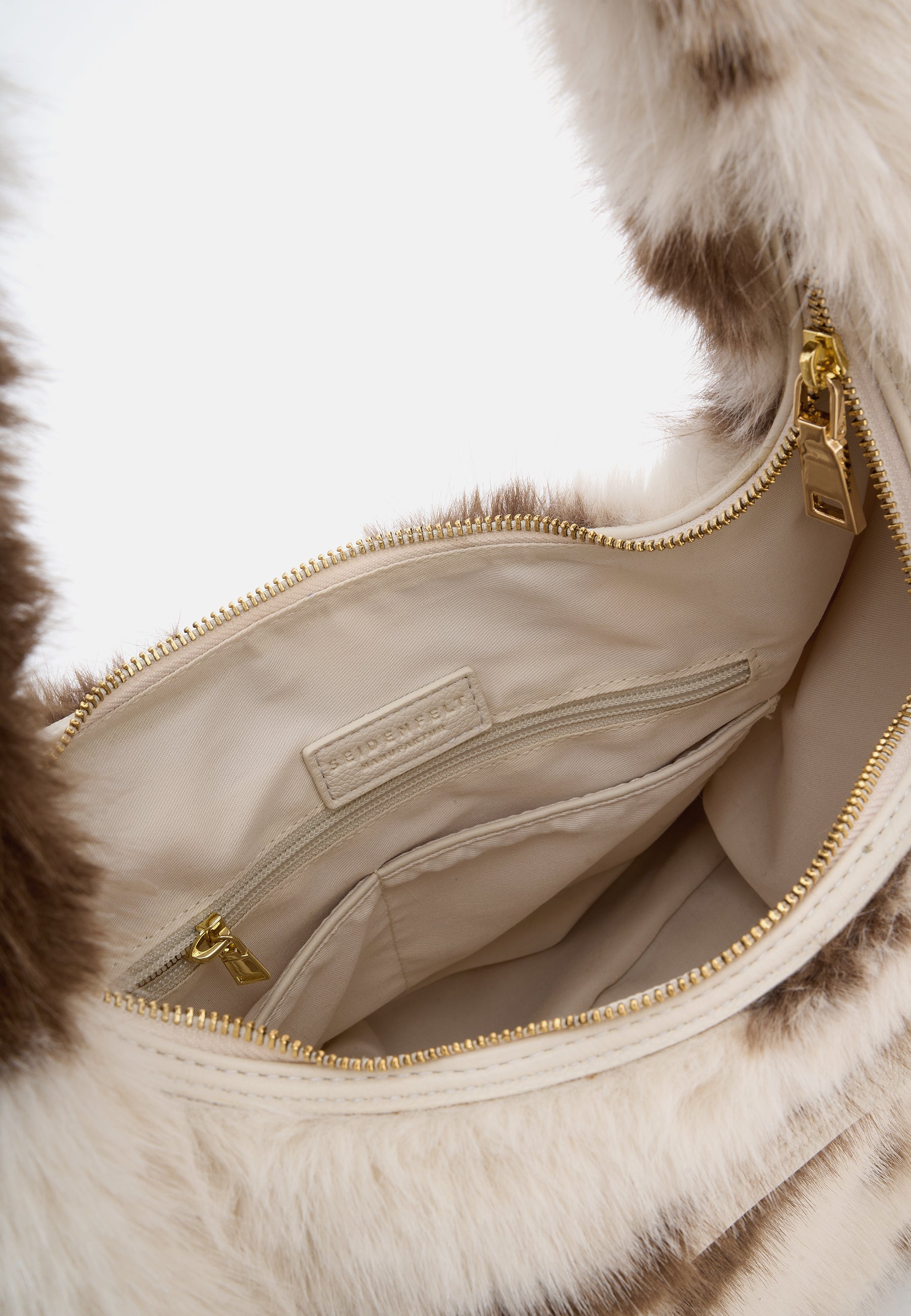 Letje Hobo cow white & brown OS